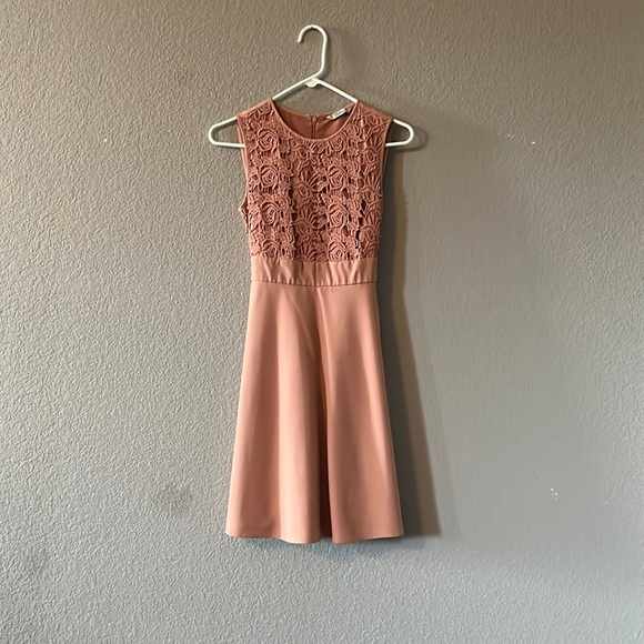Darling Dresses & Skirts - Darling midi dress.